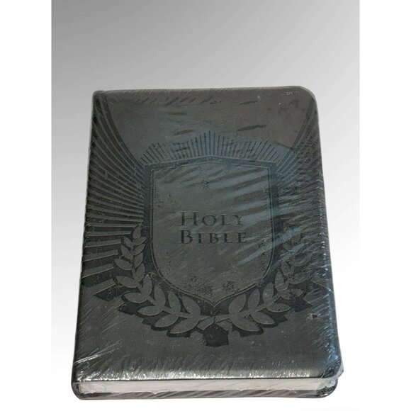 HCSB Holman Christian Standard Bible Gift and Award Bible - Picture 3 of 7